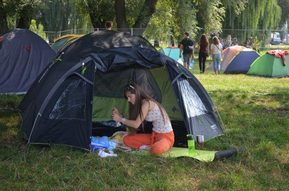 Новини Хмельницького - фото з "Республіка" оживає: хто поселився у наметовому містечку "Республіка" оживає: хто поселився у наметовому містечку, фото №9 на сайті vsim.ua