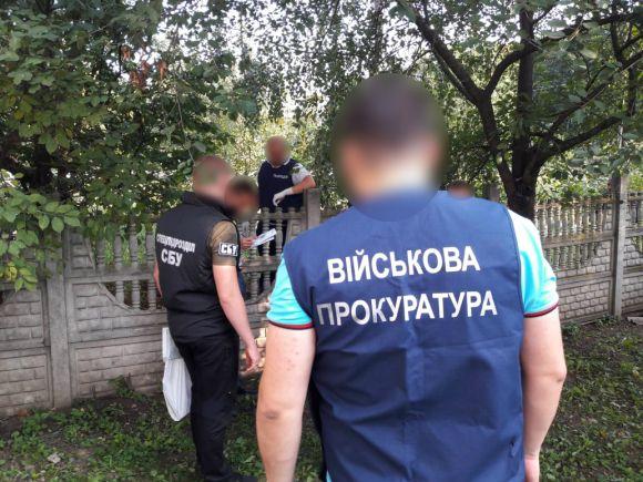 Новини Хмельницького - фото з На Хмельниччині затримали підполковника, який за гроші “відмазував” призовника від армії На Хмельниччині затримали підполковника, який за гроші “відмазував” призовника від армії, фото №2 на сайті vsim.ua