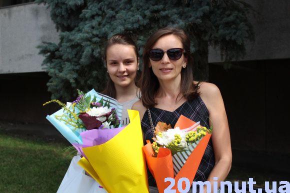 Новини Тернополя - фото з Букет за 800 гривень класному керівнику купила мама 11-класника Букет за 800 гривень класному керівнику купила мама 11-класника, фото №2 на сайті 20minut.ua