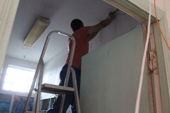 Новини Вінниці - фото з Свято знань на… сходах. Школа опломбована. Коли сядуть за парти учні в Кожухові? Свято знань на… сходах. Школа опломбована. Коли сядуть за парти учні в Кожухові?, фото №6 на сайті 20minut.ua