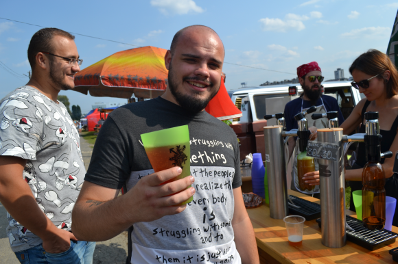 “Республіка” - екологічна і доступна: про депозитну тару і подіум з пандусом, фото №1 на сайті vsim.ua