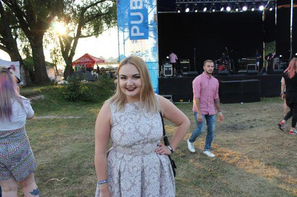 Новини Хмельницького - фото з Яскраві дівчата на “Республіці”: з кольоровим волоссям і у відвертих костюмах Яскраві дівчата на “Республіці”: з кольоровим волоссям і у відвертих костюмах, фото №5 на сайті vsim.ua