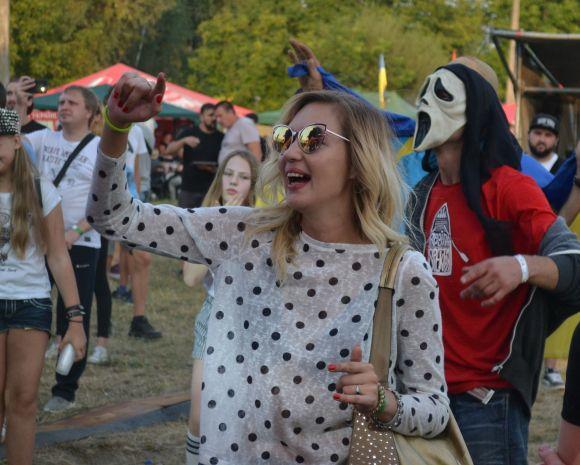 Новини Хмельницького - фото з Яскраві дівчата на “Республіці”: з кольоровим волоссям і у відвертих костюмах Яскраві дівчата на “Республіці”: з кольоровим волоссям і у відвертих костюмах, фото №25 на сайті vsim.ua