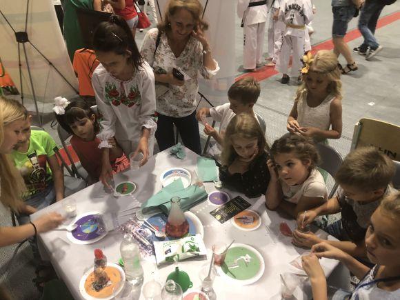 Новини Вінниці - фото з Шалена хімія, Legо і танці: чим ще вражає «Розвивайлик Фест» Шалена хімія, Legо і танці: чим ще вражає «Розвивайлик Фест», фото №6 на сайті 20minut.ua