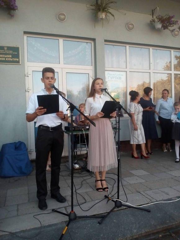 Святкова лінійка у школі №1, фото №17 на сайті 20minut.ua