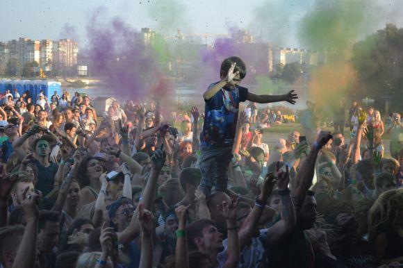 Новини Хмельницького - фото з “Республіка” качає Хмельницький. Фоторепортаж з концерту третього дня фесту “Республіка” качає Хмельницький. Фоторепортаж з концерту третього дня фесту, фото №19 на сайті vsim.ua