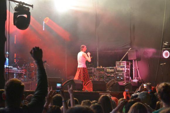 Новини Хмельницького - фото з “Республіка” качає Хмельницький. Фоторепортаж з концерту третього дня фесту “Республіка” качає Хмельницький. Фоторепортаж з концерту третього дня фесту, фото №4 на сайті vsim.ua