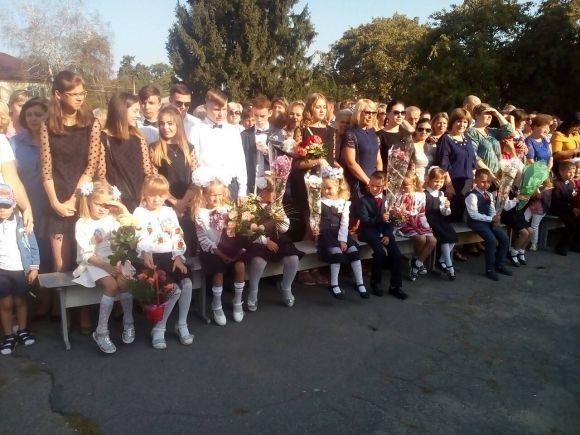 Святкова лінійка у школі №1, фото №5 на сайті 20minut.ua