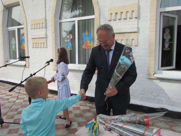 1вересня у школі №9 в селі Козятин, фото №20 на сайті 20minut.ua