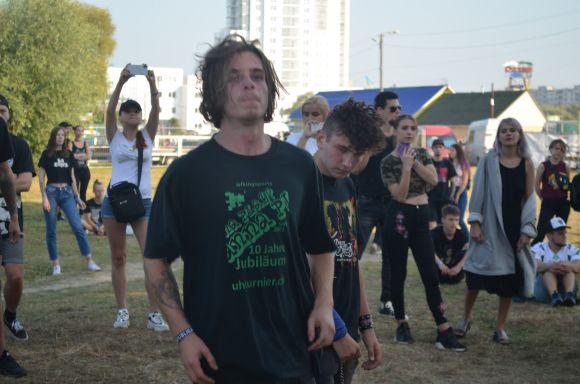 Новини Хмельницького - фото з “Республіка” качає Хмельницький. Фоторепортаж з концерту третього дня фесту “Республіка” качає Хмельницький. Фоторепортаж з концерту третього дня фесту, фото №29 на сайті vsim.ua