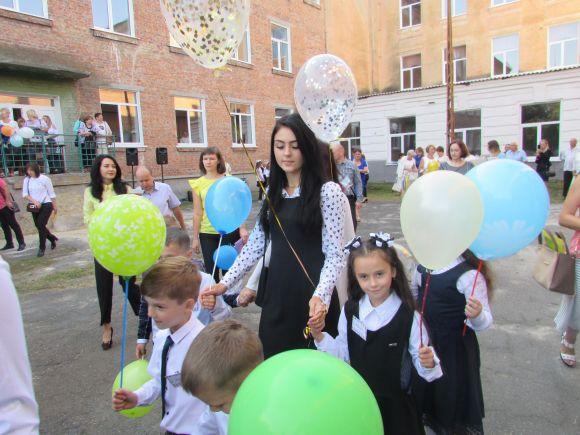 Урочистості з нагоди 1 вересня у школі №5, фото №22 на сайті 20minut.ua