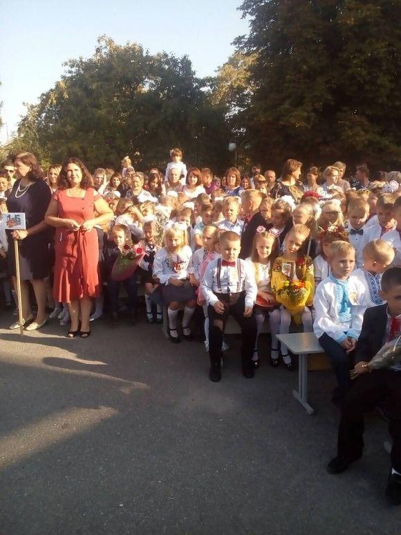 Святкова лінійка у школі №1, фото №3 на сайті 20minut.ua