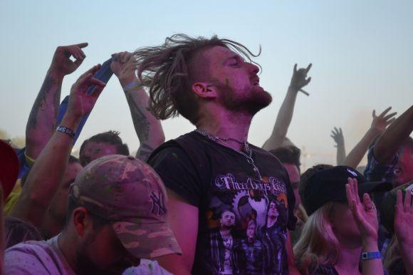 Новини Хмельницького - фото з “Республіка” качає Хмельницький. Фоторепортаж з концерту третього дня фесту “Республіка” качає Хмельницький. Фоторепортаж з концерту третього дня фесту, фото №18 на сайті vsim.ua