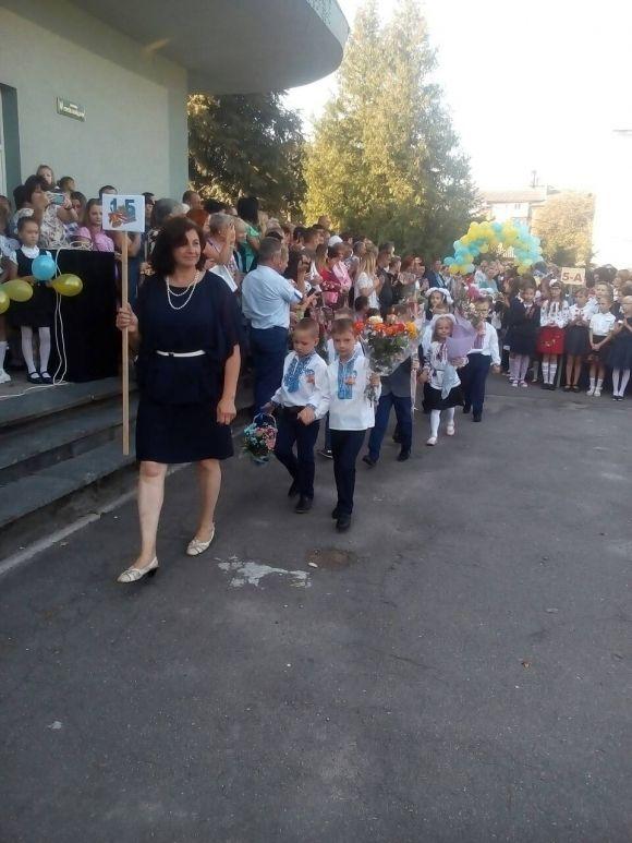 Святкова лінійка у школі №1, фото №10 на сайті 20minut.ua