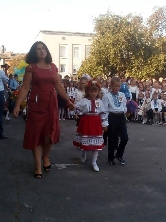 Святкова лінійка у школі №1, фото №9 на сайті 20minut.ua