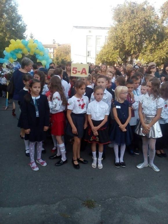 Святкова лінійка у школі №1, фото №20 на сайті 20minut.ua