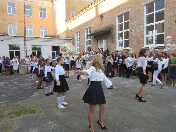 Урочистості з нагоди 1 вересня у школі №5, фото №9 на сайті 20minut.ua