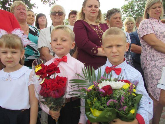 1вересня у школі №9 в селі Козятин, фото №16 на сайті 20minut.ua