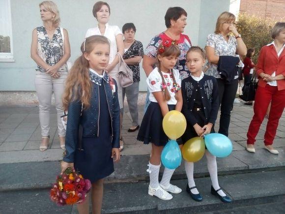 Святкова лінійка у школі №1, фото №15 на сайті 20minut.ua