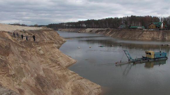 У Коростишівському районі приватне підприємство незаконно видобуло піску на  понад 182 млн грн, фото №1 на сайті 20minut.ua