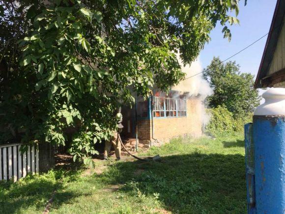 В Андрушівському районі ледь не згоріли два сусідніх будинки, фото №1 на сайті 20minut.ua