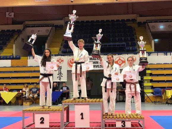 Новини Хмельницького - фото з Хмельничани здобули нагороди на чемпіонаті Європи з карате Хмельничани здобули нагороди на чемпіонаті Європи з карате, фото №2 на сайті vsim.ua