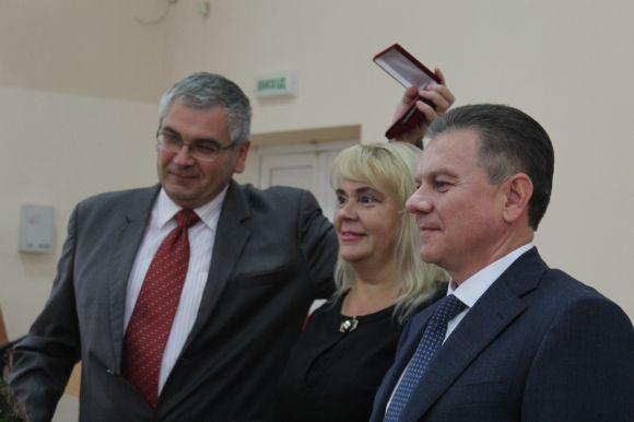 Новини Вінниці - фото з Через 25 років нагородили науковців за оновлення герба Вінниці Через 25 років нагородили науковців за оновлення герба Вінниці, фото №4 на сайті 20minut.ua