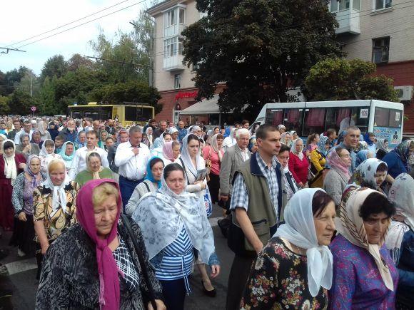 Новини Житомира - фото з У Житомирі відбувся Хресний хід з нагоди вшанування ікони Божої Матері «Подільська» У Житомирі відбувся Хресний хід з нагоди вшанування ікони Божої Матері «Подільська», фото №6 на сайті 20minut.ua
