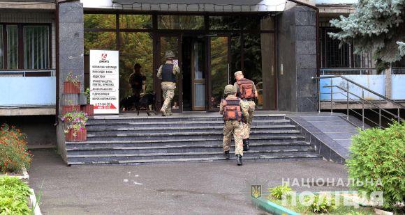 Замінування редакції «RІА»: поліція евакуювала всіх людей (ОНОВЛЕНО), фото №8 на сайті 20minut.ua