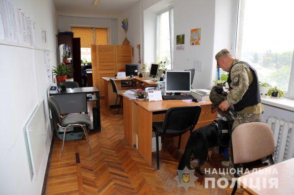 Замінування редакції «RІА»: поліція евакуювала всіх людей (ОНОВЛЕНО), фото №7 на сайті 20minut.ua