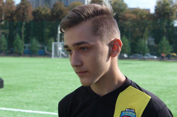 «Це символ відродження України!». Відкрили футбольне поле біля Палацу дітей та юнацтва, фото №3 на сайті 20minut.ua