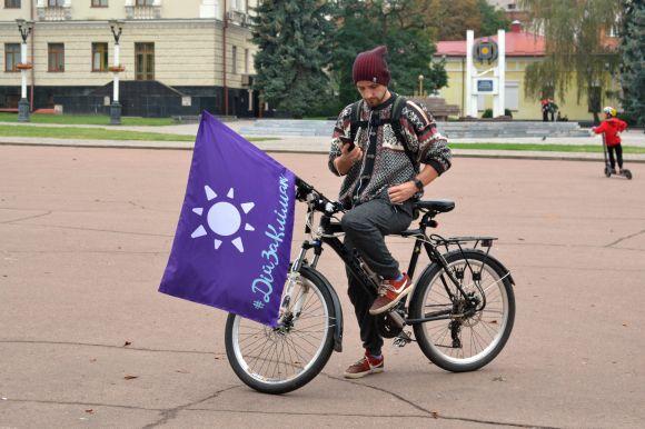 Новини Хмельницького - фото з Флешмоб з патрульними і парад екотранспорту: що відбувалося на майдані у Хмельницькому Флешмоб з патрульними і парад екотранспорту: що відбувалося на майдані у Хмельницькому, фото №2 на сайті vsim.ua