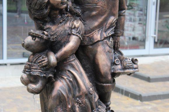 У центрі Вінниці поставили новий фонтан та щасливу «Жульку», фото №2 на сайті 20minut.ua