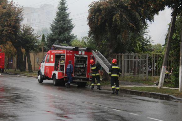 Біля «Книжки» загорівся будинок. Але концерт на День міста не скасовують, фото №2 на сайті 20minut.ua