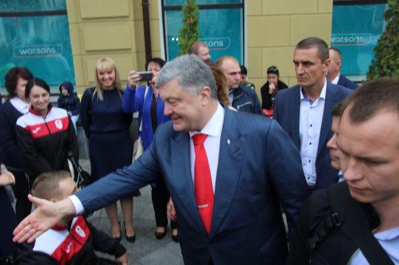Новини Житомира - фото з Житомир відзначив день народження разом з Президентом Житомир відзначив день народження разом з Президентом, фото №2 на сайті 20minut.ua