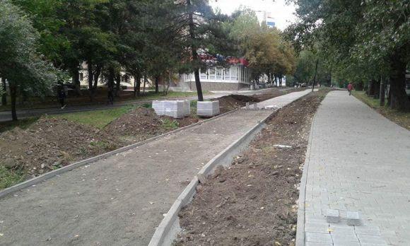 Новини Хмельницького - фото з “Щастя для пішоходів і мамочок”: біля “Темпу” завершують будувати велодоріжку “Щастя для пішоходів і мамочок”: біля “Темпу” завершують будувати велодоріжку, фото №1 на сайті vsim.ua