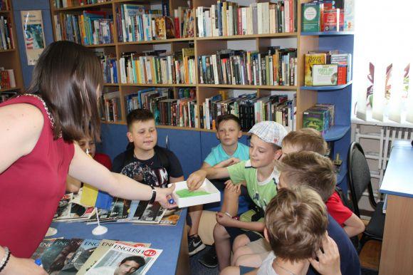 Новини Тернополя - фото з У бібліотеці безкоштовно навчають англійської. Інші мови - за невелику оплату У бібліотеці безкоштовно навчають англійської. Інші мови - за невелику оплату, фото №3 на сайті 20minut.ua