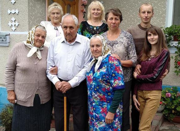 Новини Тернополя - фото з “Головне - бути терплячими одне до одного”, - на Чортківщині пара відсвяткувала діамантове весілля “Головне - бути терплячими одне до одного”, - на Чортківщині пара відсвяткувала діамантове весілля, фото №1 на сайті 20minut.ua