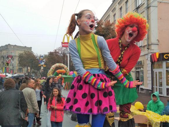 Новини Вінниці - фото з На День міста погуляли майже на 1,5 мільйони гривень На День міста погуляли майже на 1,5 мільйони гривень, фото №1 на сайті 20minut.ua