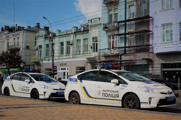 Новини Вінниці - фото з Чергове замінування: цього разу вибухівку шукали в мерії Чергове замінування: цього разу вибухівку шукали в мерії, фото №7 на сайті 20minut.ua