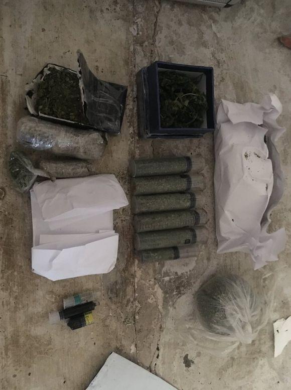 Шприци та ампули з наркотиками перекинули через паркан до хмельницького СІЗО, фото №1 на сайті vsim.ua