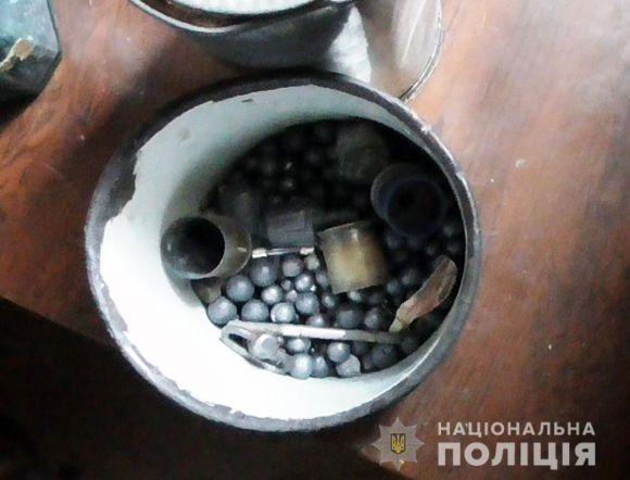 Новини Житомира - фото з Пенсіонерка з Коростишівського району зберігала вдома наркотики та боєприпаси Пенсіонерка з Коростишівського району зберігала вдома наркотики та боєприпаси, фото №1 на сайті 20minut.ua