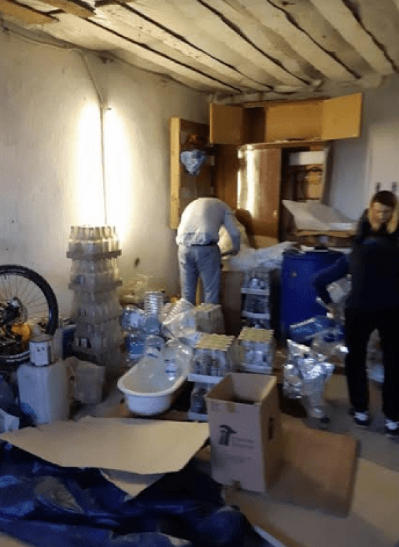 Новини Вінниці - фото з Алкоголю, спирту та цигарок на більше 700 тисяч гривень виявили у двох вінницьких гаражах Алкоголю, спирту та цигарок на більше 700 тисяч гривень виявили у двох вінницьких гаражах, фото №1 на сайті 20minut.ua