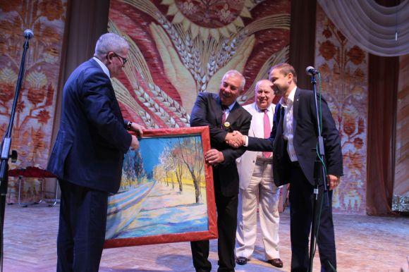 А «Маяк» не згас! Заводу побажали світити ще 500 років. На честь ювілею преміювали всіх, фото №12 на сайті 20minut.ua