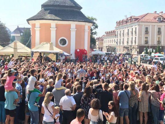 У Кам’янці відбулися зйомки шоу-програми «Караоке на майдані», фото №1 на сайті 20minut.ua