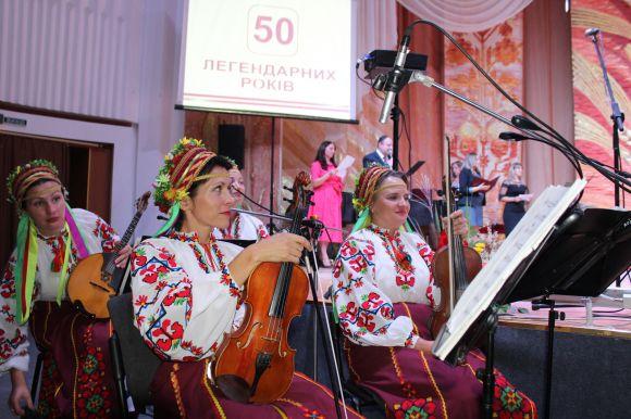 А «Маяк» не згас! Заводу побажали світити ще 500 років. На честь ювілею преміювали всіх, фото №11 на сайті 20minut.ua