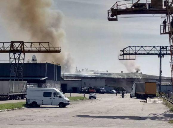 Новини Житомира - фото з У Житомирі на Комерційній - масштабна пожежа. ФОТО з місця подій У Житомирі на Комерційній - масштабна пожежа. ФОТО з місця подій, фото №2 на сайті 20minut.ua