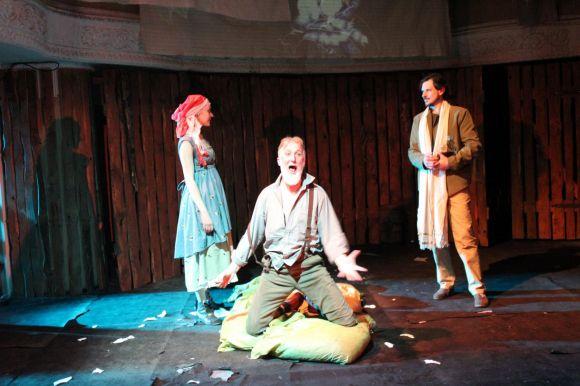 Тернополяни побачили «Ножі в курях» і збагнули чому влада, як секс, фото №1 на сайті 20minut.ua