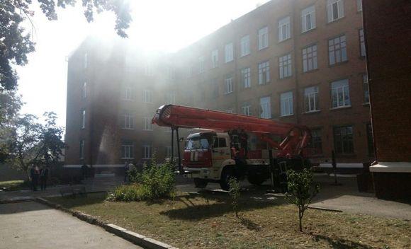У Хмельницькому горіла ССЗШ №1: що відомо (ОНОВЛЕНО), фото №9 на сайті vsim.ua