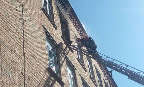 У Хмельницькому горіла ССЗШ №1: що відомо (ОНОВЛЕНО), фото №4 на сайті vsim.ua